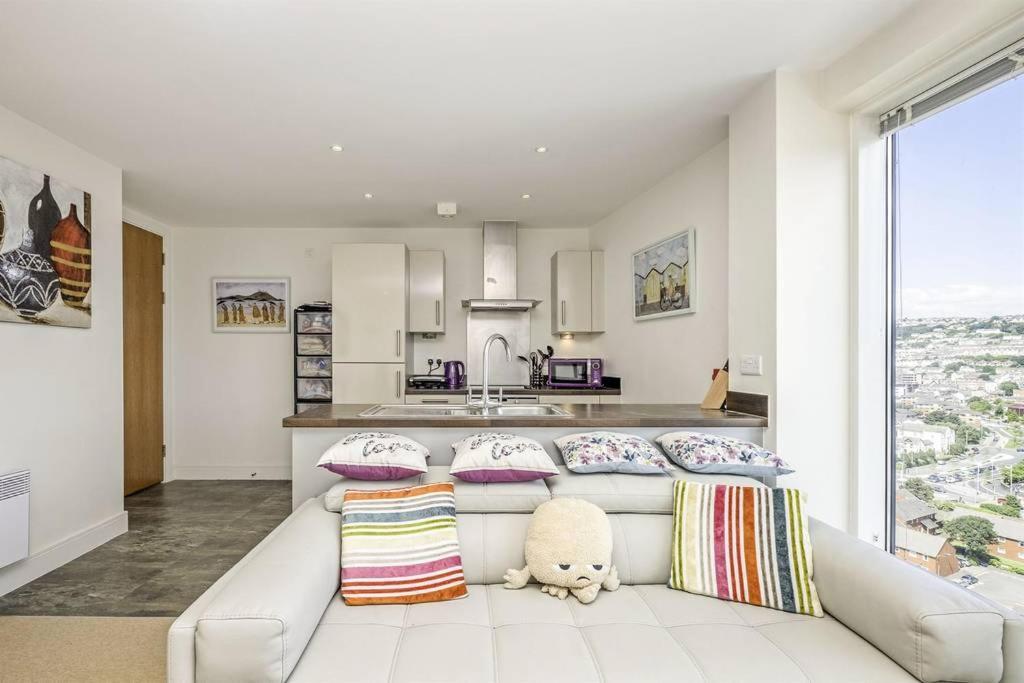 Beach On The Doorstep Meridian Tower Marina Swansea Apartment Bagian luar foto