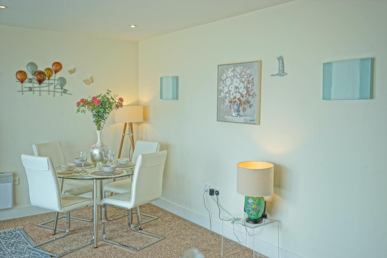 Beach On The Doorstep Meridian Tower Marina Swansea Apartment Bagian luar foto