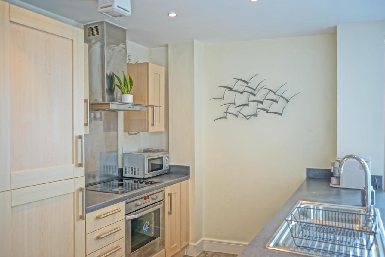 Beach On The Doorstep Meridian Tower Marina Swansea Apartment Bagian luar foto